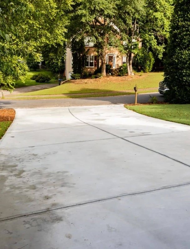 fresh driveway with concrete finishing
